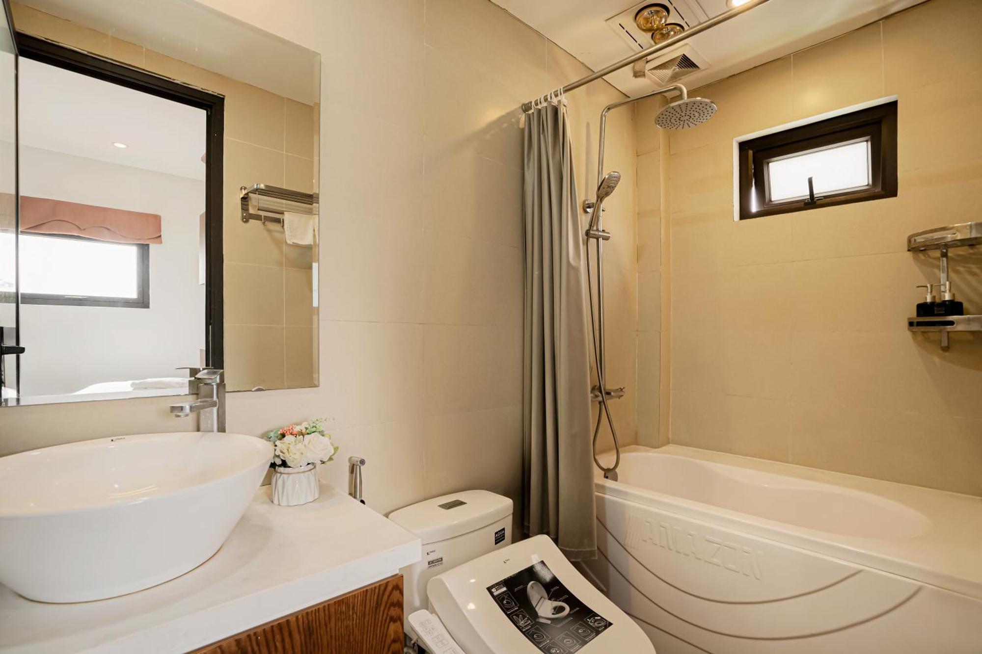 22Housing Hotel & Residence 60 Linh Lang Hanoi Buitenkant foto