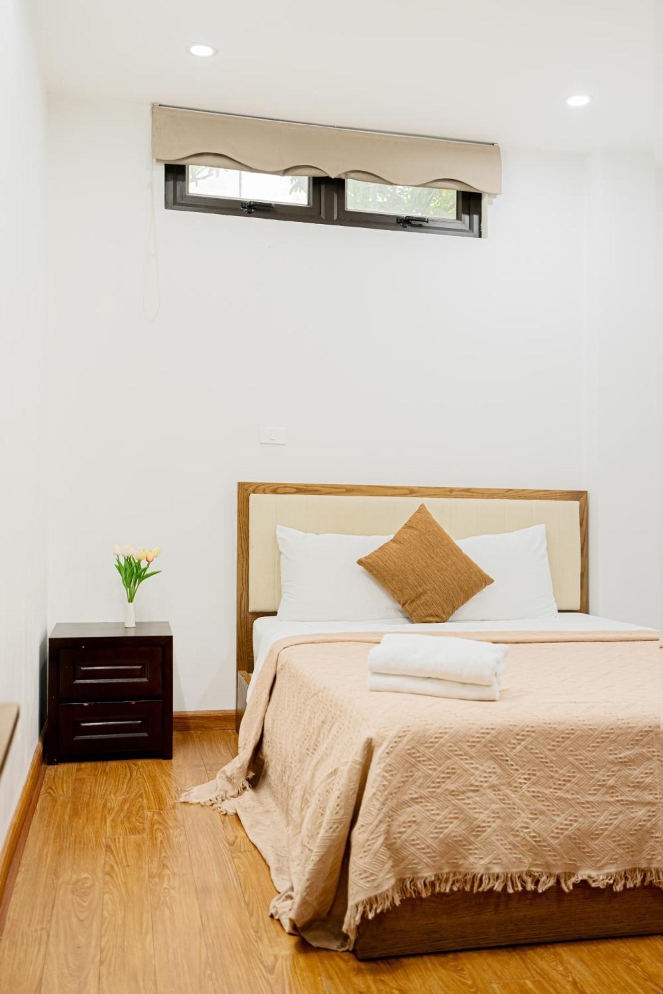 22Housing Hotel & Residence 60 Linh Lang Hanoi Buitenkant foto