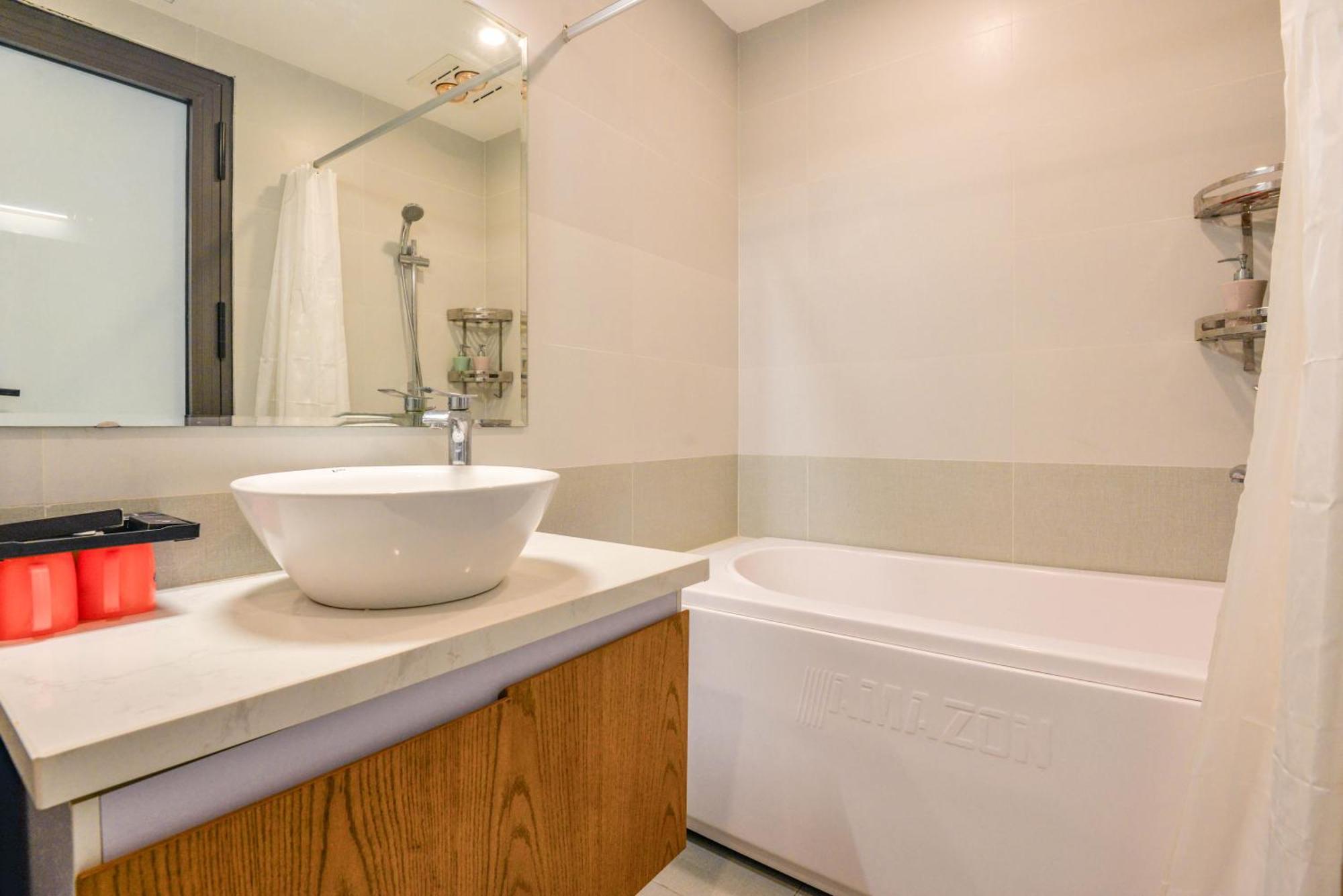 22Housing Hotel & Residence 60 Linh Lang Hanoi Buitenkant foto